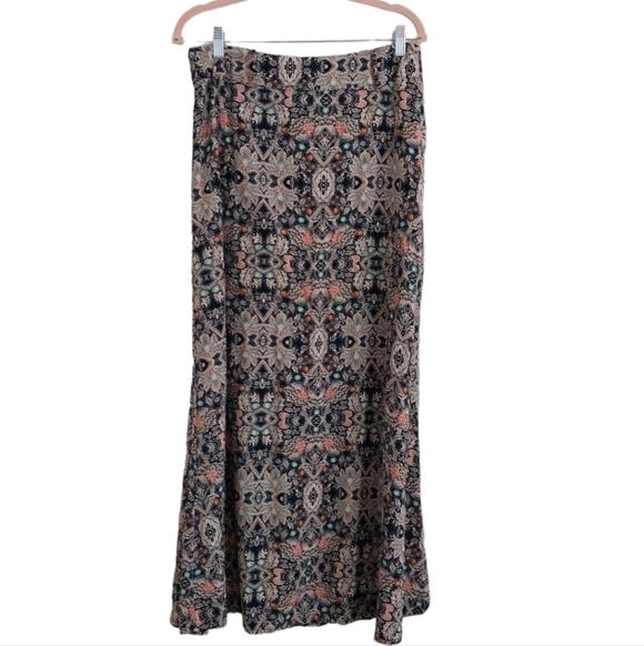 izabel London Dresses & Skirts - Women's maxi skirt Izabel London skirt size XXL